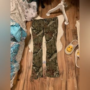 Mossey Oak pants only wore a few times size 8 camo